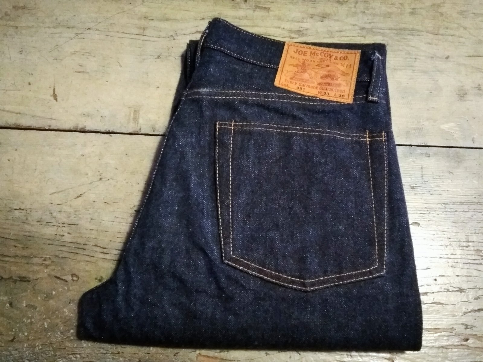 スリムテーパードモデル