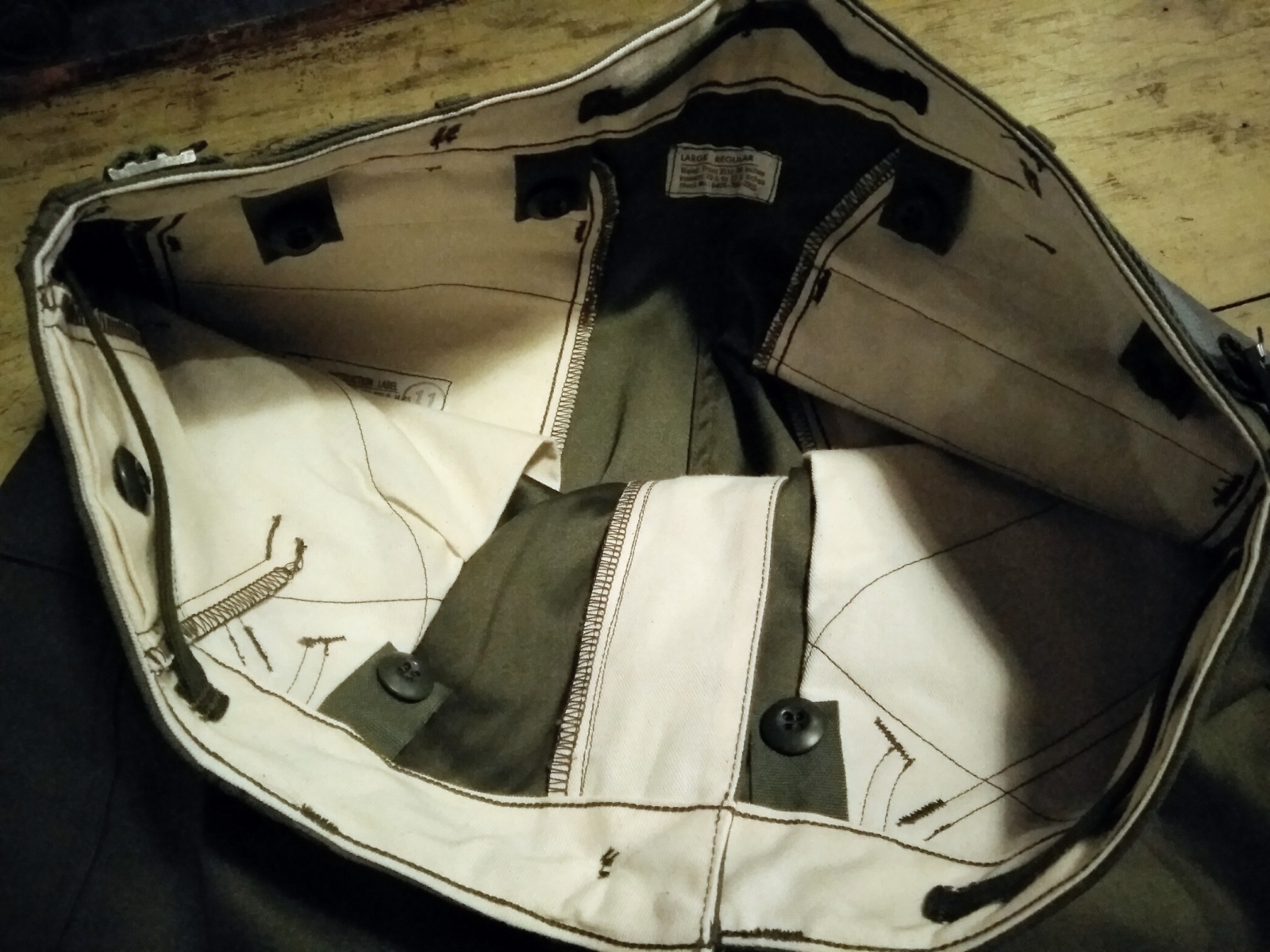 定番 カーゴパンツ